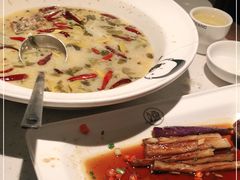 -江渔儿酸菜鱼·拔草餐厅(虎门君乐汇店)