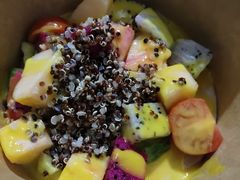 藜麦水果沙拉-8PINTS八品脱·日料·烧鸟·精酿小酒馆(莘庄店)