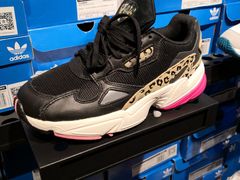 -上品折扣(回龙观店)