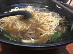 -牛吃草牛肉面(甬港南路店)