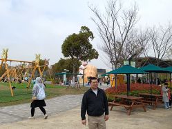 -季高兔窝窝亲子园(上海薰衣草公园店)