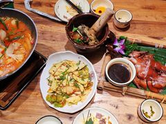 -老滇山寨•云南特色菜•地方菜•民族风情歌舞表演(金碧店)