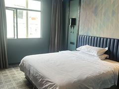 -粤塔X趣影电竞酒店(天河广场车陂地铁站店)