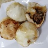厦门金榜公园附近的一家煎包店，听说这家店开了很多年
