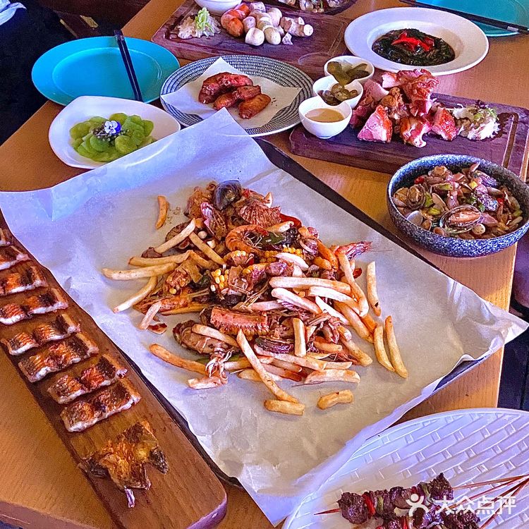 青岛啤酒节唯一室内分会场!品酒观裸眼3D