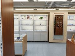 -无奔眼镜·蔡司·依视路授权店(朝阳大悦城店)