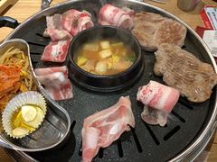 -江南猪肉商会无限续吃(弘大店)