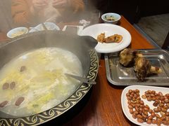 -茸梅路右拐龙虾-农家菜(松江店)