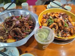 -休记光头香辣蟹干锅(绵竹店)