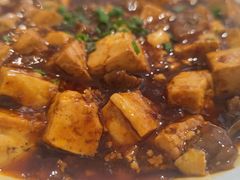 雪花牛肉粒烧麻婆豆腐-月福京味斋·烤鸭店·北京菜(鼓楼总店)