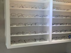 -天空之镜眼镜店蔡司依视路授权店(天通苑店)