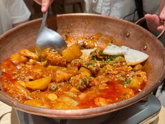 铜锅饵块油焖鸡-一坐一忘云南菜(卓悦中心)