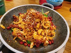 手撕扁担鸡-吃饭皇帝大土家民族菜(正大广场店)