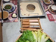 -尚尚仙·酸汤猪手·猪肚鸡火锅(华联万柳购物中心店)