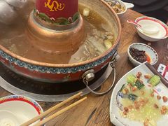 -毛辣果·贵州红酸汤牛肉火锅(西单店)