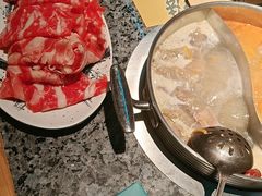 鸳鸯汤底-阪尚皇·原切牛排·烤肉火锅自助(北京路店)