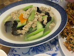 骨汤面筋烩丝瓜-东方饺子王(新奥购物中心店)