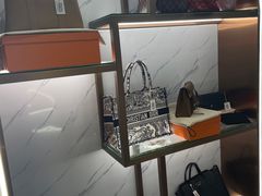 -聚云奢二手奢侈品黄金手表包包回收·中古店(中福城店)