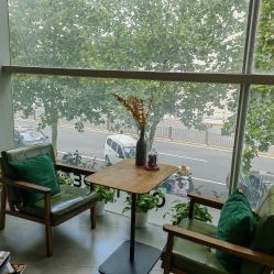 -变画·发型STUDIO