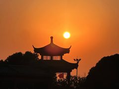 -巴陵广场