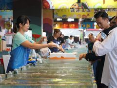 -三亚火车头万人海鲜广场