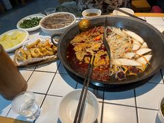 -瓜西西重庆火锅(花溪店)