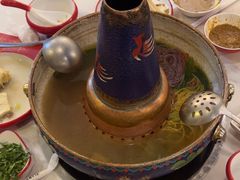 -毛辣果·贵州红酸汤牛肉火锅(西单店)
