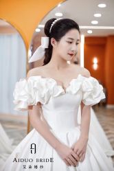 -艾朵婚纱