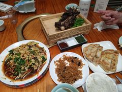 -一群羊手扒肉·火锅·早茶(远东公寓店)