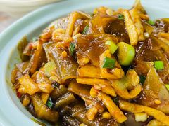 酸萝卜炒苕皮-小民大排档(光谷店)