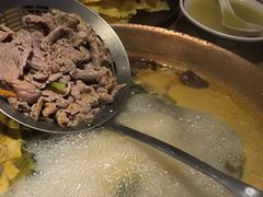 -洱火云南酸菜牛肉火锅(石景山当代商城店)