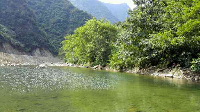 清沟风景区"清沟位于马角镇岳村,夏天纳凉避暑的好去处.