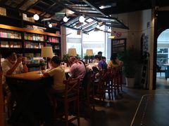 -西西弗书店&矢量咖啡(凯德晶萃广场店)