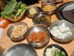 -极简·炭火烤肉主题餐厅·龙虾烧烤·烤羊排(宝龙店)