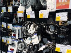 -迪卡侬(西三旗店)