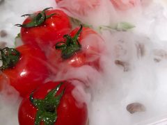 番茄脆菇沙拉-小大董·烤鸭(凤凰汇店)