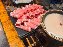 -老牌坊云南鱼豆花火锅(爱建店)