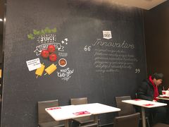 用餐区-肯德基(中华路店)