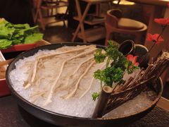 -晓宇重庆火锅(西安荟聚店)