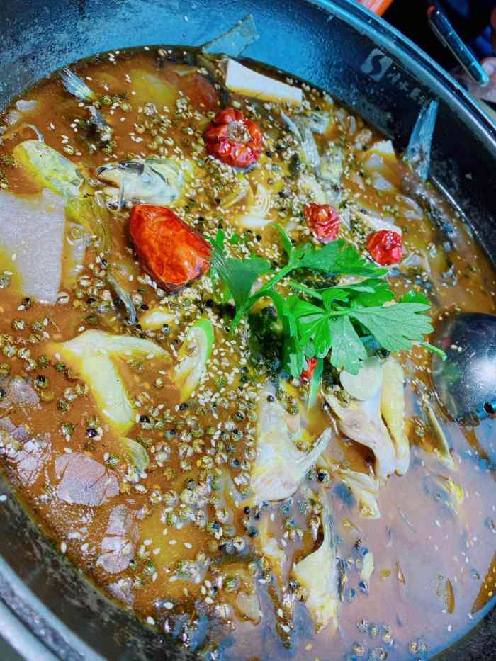 在鱼火锅商家越来越多的时候,顺水鱼庄  的顾客明显感觉么有之前多