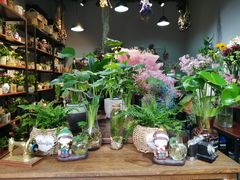 -何兮花店·气球派对鲜花店(马桥银春路万科城店)