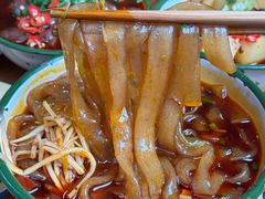 -拈签一笑黄牛肉辣卤串串
