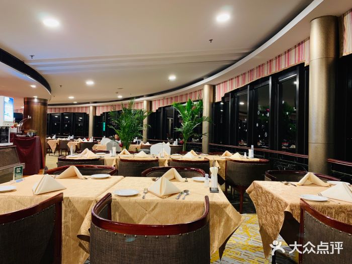 汇泉王朝大饭店-旋转餐厅(南海路店)大堂图片