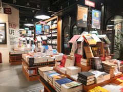 -西西弗书店&矢量咖啡(凯德晶萃广场店)