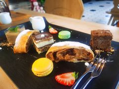 -LENBACH兰巴赫西餐啤酒坊(大连东港店)