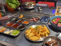 -马路牙子烧烤音乐酒馆(望京店)
