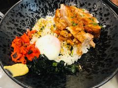 脆皮猪肉饭-Calia