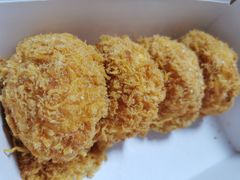 蟹黄风味小贝-鲍师傅糕点(江苏路店)
