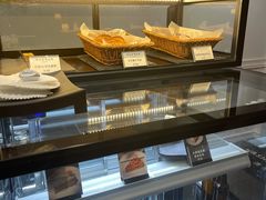 面包甜点陈列柜-NokNok Coffee(宽窄巷子店)