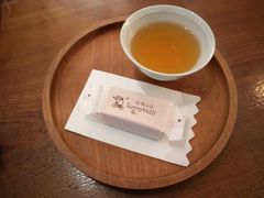 鳳梨酥-微热山丘(台北民生公园门市店)